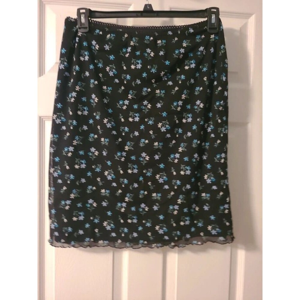 Boutique Europa Black floral skirt L